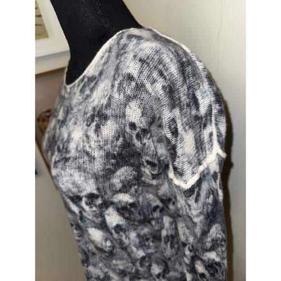 SKULL CASHMERE Women’s 100% Cashmere Skull Graphic Sweater Gray Small Goth Emo - Picture 3 of 6